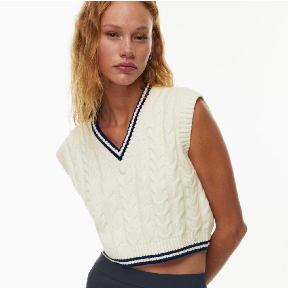 Aritzia Sunday Best Winston Cable Knit Vest White & Navy Size XS